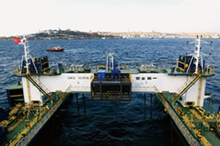 Submerging tunnel sections for a railway under the Bosphorus Strait 