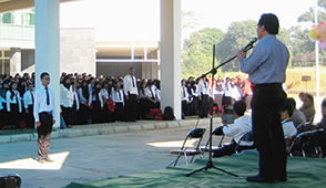 Entrance ceremony at new university facility