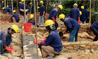 We are providing technical training for stonemasons to foster the construction of earthquake-resistant homes.